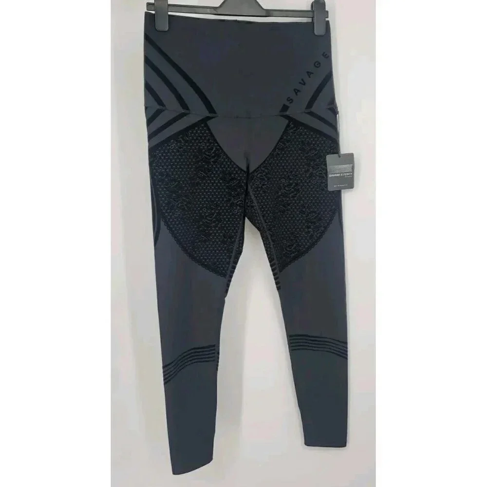 Savage X Fenty Sport Leggings Women's Black Flocked Artwork US 2X NWT - Picture 3 of 9